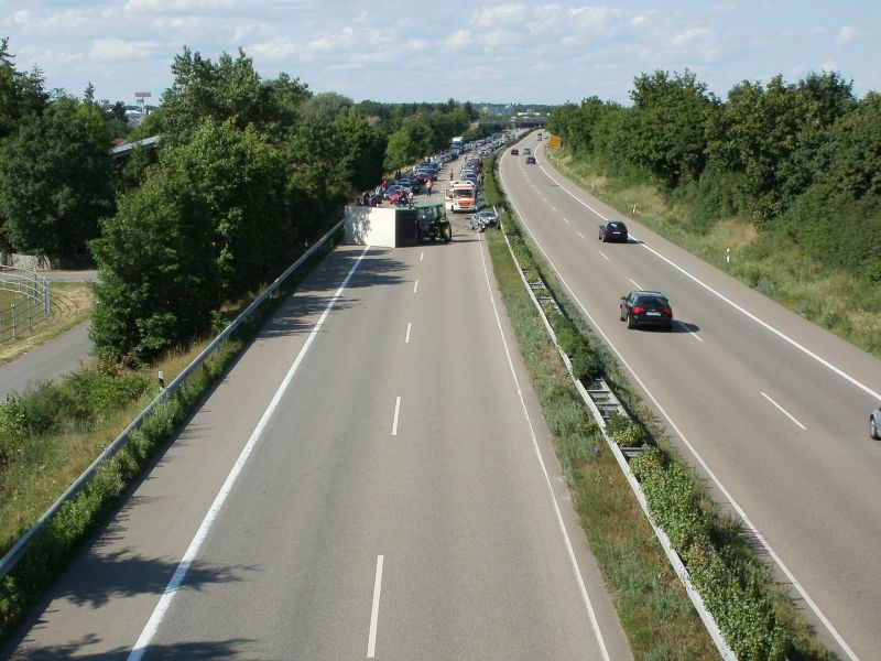 Que faire en cas d'accident de la route résultant d'une collision arrière sur l'autoroute à Marseille?